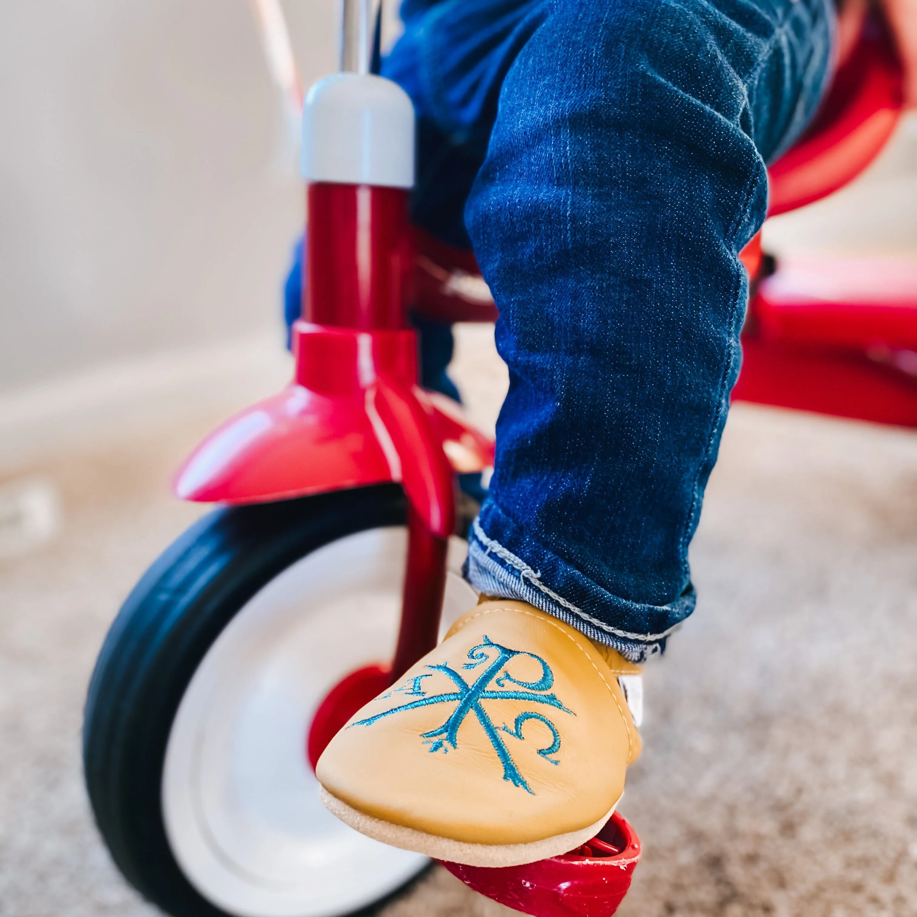 Emmaus Crib Shoes | Yellow - Image 3